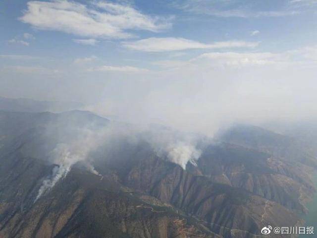 西昌经久乡森林火灾明火已扑灭 严防死灰复燃